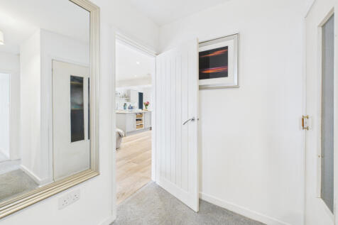 CAM05627G0-PR0019-STILL012