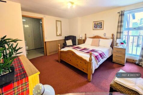 Ensuite Room In Main House