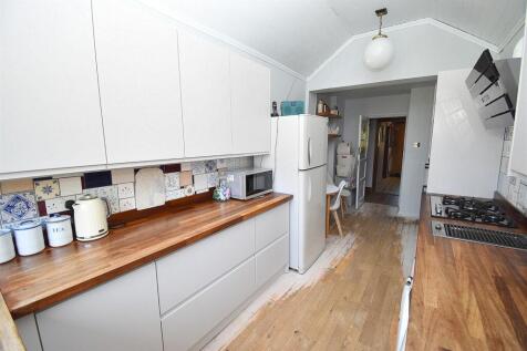 KITCHEN REVERSE USE.JPG