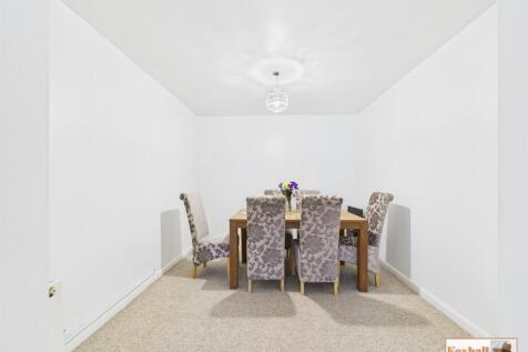 Lounge / Dining Room