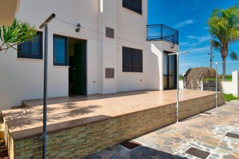 Rear Veranda