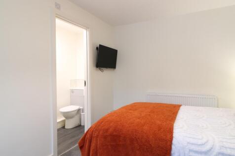 1 Croft Avenue Room 1 5.JPG