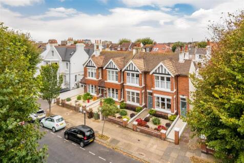 Flat 1, 76 Walsingham Road-1.jpg