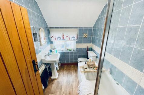 Annex - bathroom.jpg