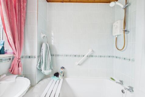 CAM02093G0-PR0034-STILL019