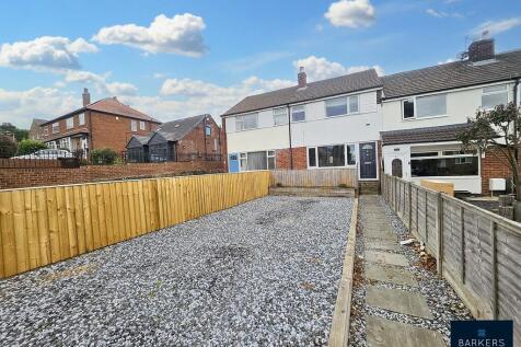 Batley, WF17 - property photo