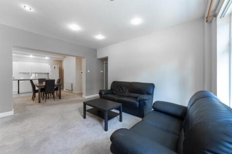 2-bed flat on £170 pppw - **En-Suite rooms** Holly Avenue, Jesmond, £1,473/mo