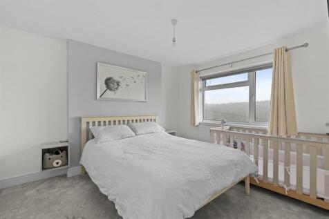 24 Arundel Road, HP12 4NE-2.jpg