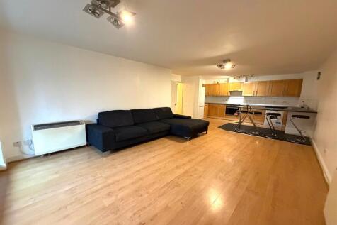 Inverness Mews, E16 photo 4