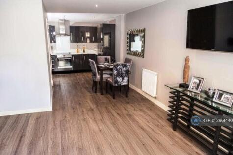 Lounge &amp; Dining