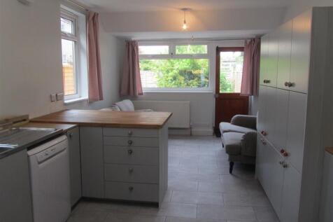 27L new kitchen &amp; lounge.JPG