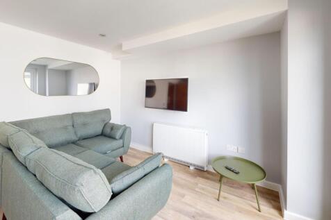 4-bed flat on Flat 6, The View, New Street TR11 3LQ, £715/mo