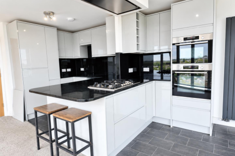 OPEN PLAN LOUNGE/KITCHEN/DINER