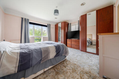 1370701-16-68f605...