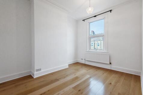 Clifton Park Avenue, London, SW20 photo 4