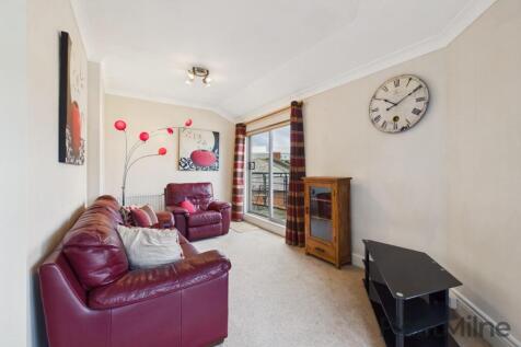 Open Plan Living / Dining Area