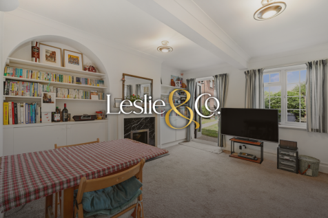 London, W5 - property photo
