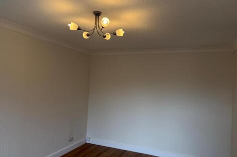 Burford, Brookside, Telford, TF3 photo 4