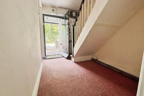 Crown Cottages, Whaddon, SP5 photo 4