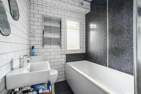 Lockshill road, BN41 (17).jpg