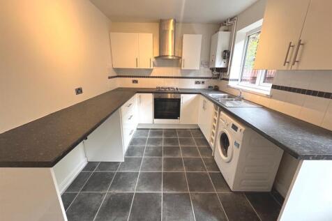 Orchard Gardens, Leek, Staffordshire photo 3