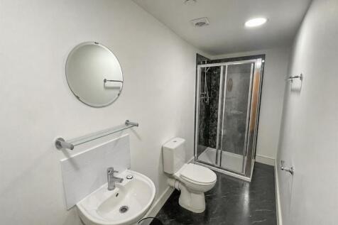 Apt 30 The Courtyard-8.jpg