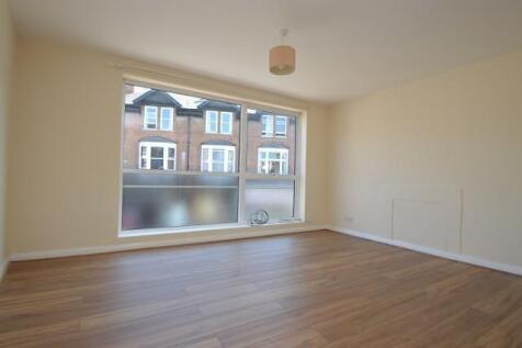 3 bedroom Maisonette 1st Floor in Godalming photo 3