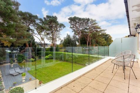 81830_4A-Bingham-Avenue-Poole (25).jpg