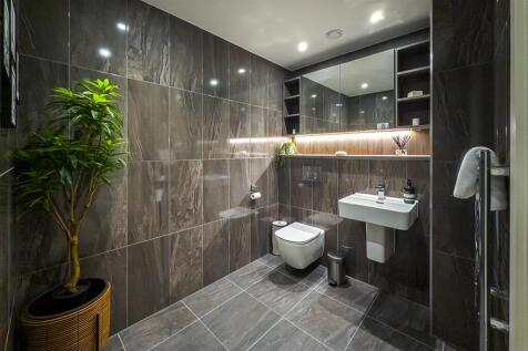 3 bed, 3 bath Penthouse in Manchester - Photo 12