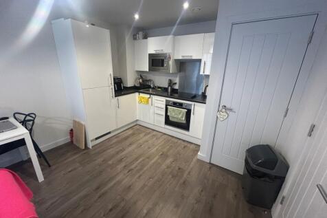 Neptune Place, L8 photo 3