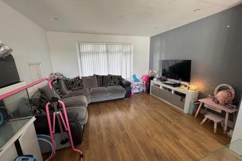 LOUNGE PIC 1.jpeg