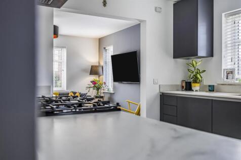 4 West Brook View, Emsworth-PorticoMarketing-SoldB