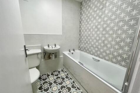 Quartercroft Bathroom.jpg