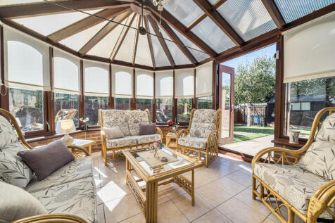 1363059-5-68e3e15...