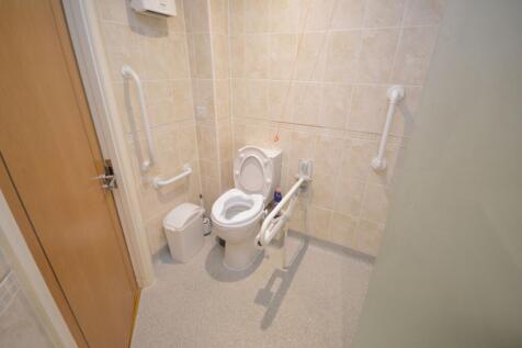 Bathroom/Wc with walk in Shower