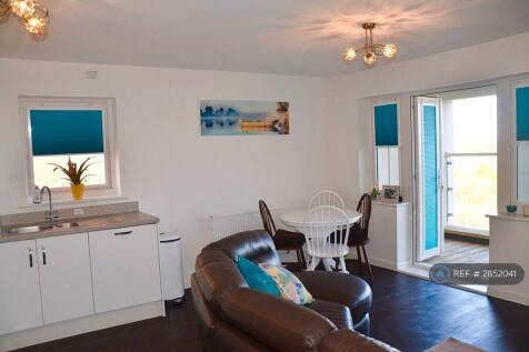 Living Area/Dining