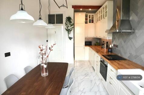 Kitchen &amp; Dining Area