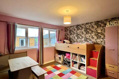 9 Queenshill Park, Ringford - Williamson and Henry