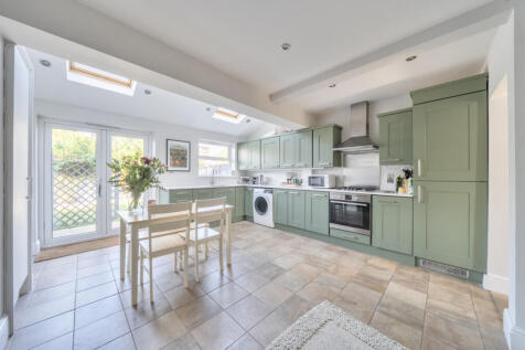 Kitchen/Dining