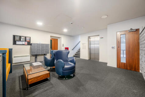 1395357-19-695b93...