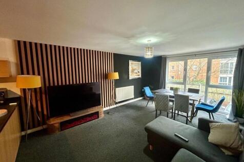 Lockkeepers Court,Cardiff photo 3