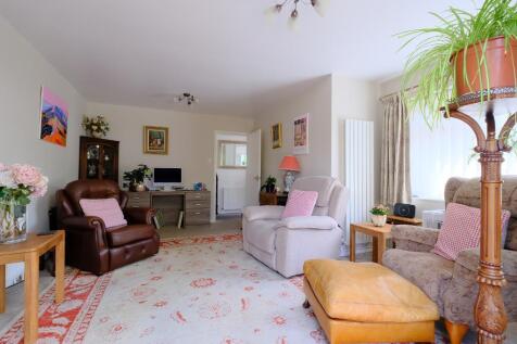 Extended sitting room, doors to garden