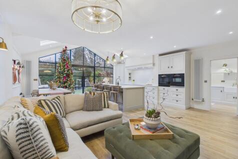 Open Plan Family Dining Kitchen