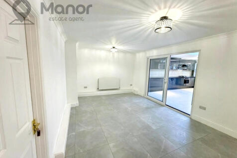 Cardinal Drive, Hainault, IG6 2SJ photo 4