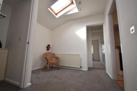 West Vale, Neston photo 3
