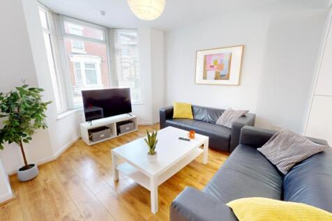 5-bed house on Cretan Road, Liverpool, £3,142/mo