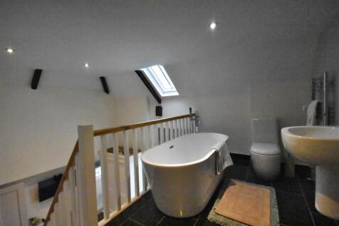 MEZZANINE BATHROOM