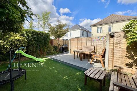 Bournemouth, BH8 - property photo