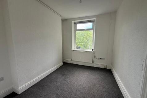 North Road, Ferndale, Rhondda Cynon Taff photo 5