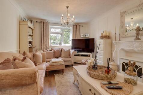 10 BROXTED DRIVE-5a.jpg